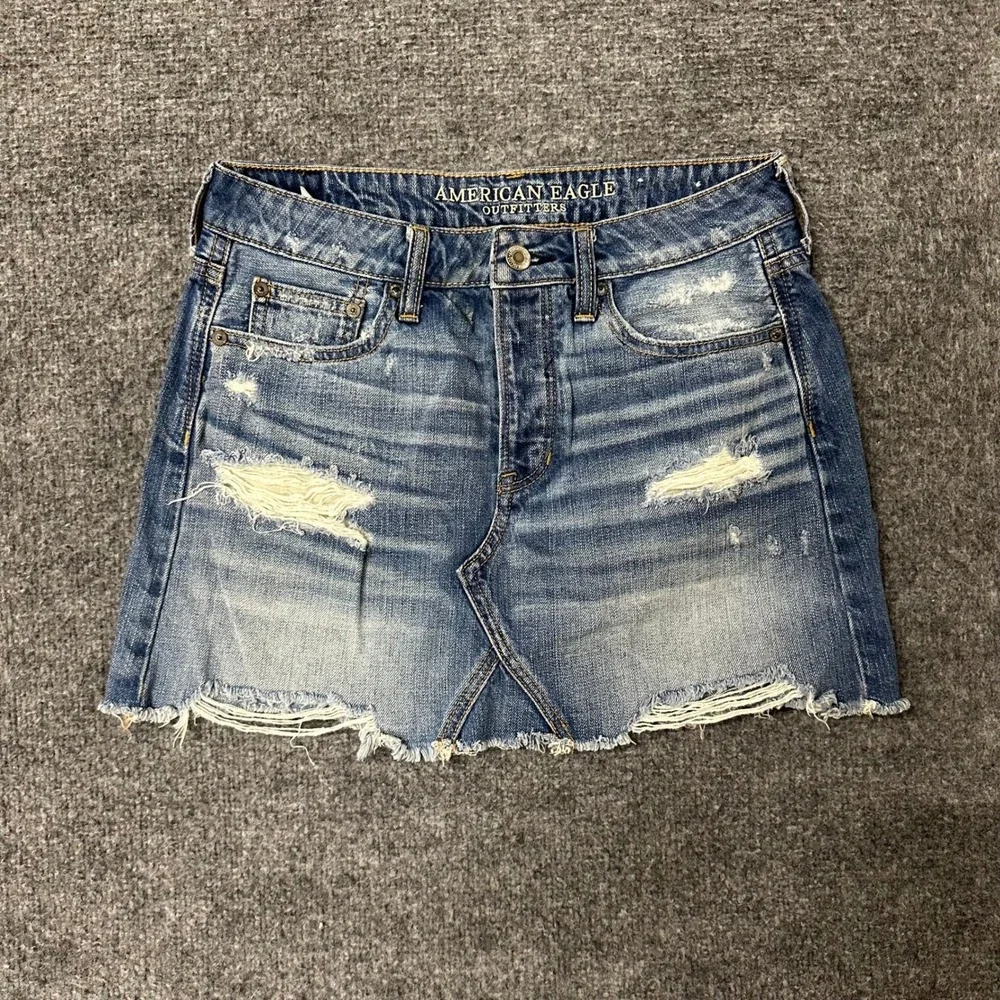 American Eagle Skirt Womens Size 4 Blue Distressed Denim Mini Raw Hem Cotton